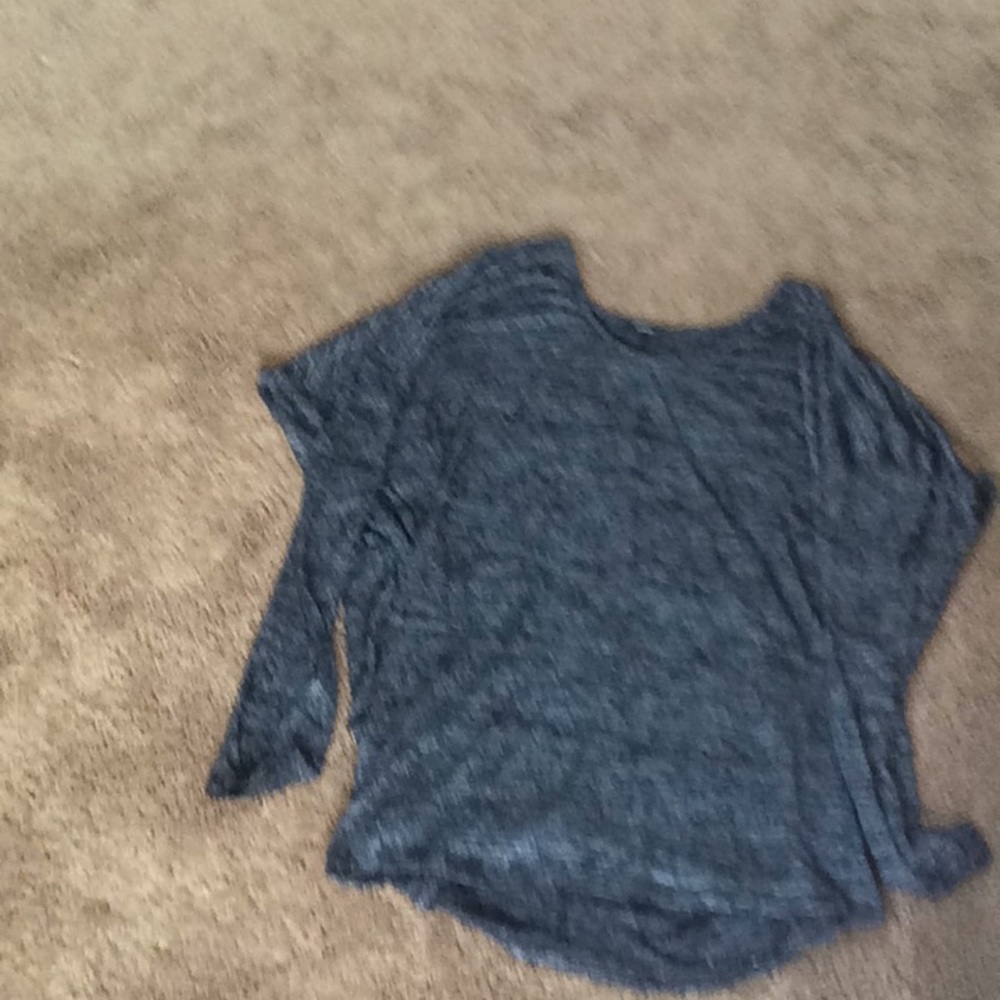 Enti Long sleeve T-shirt.